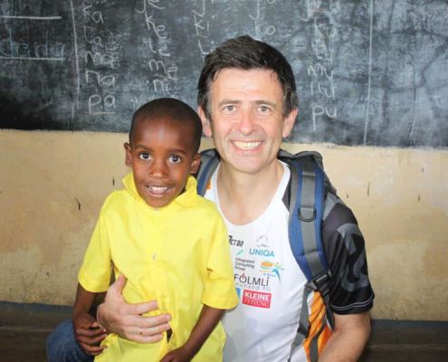 2014.03.17 057 Kiambogo Run2gether Nursery School Klassenzimmer