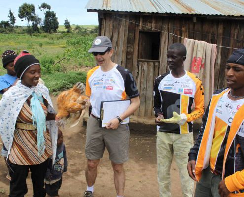 2014.03.17 Kiambogo Hühnerübergabe