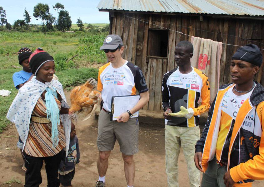 2014.03.17 Kiambogo Hühnerübergabe