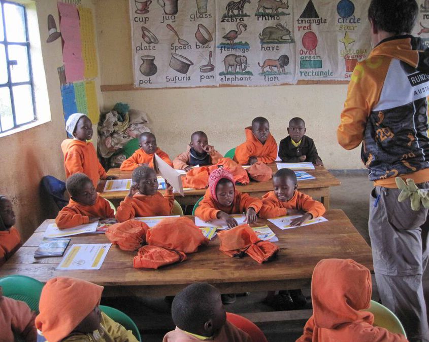 2014.03.19 122 Kiambogo Run2gether  Nursery School Klassenzimmer