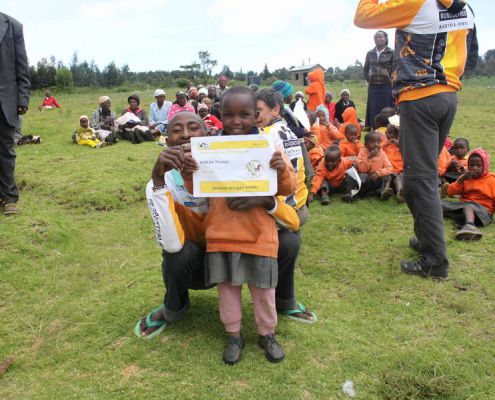2014.03.19 227 Kiambogo Run2gether CHICKEN GOES FAMILIES