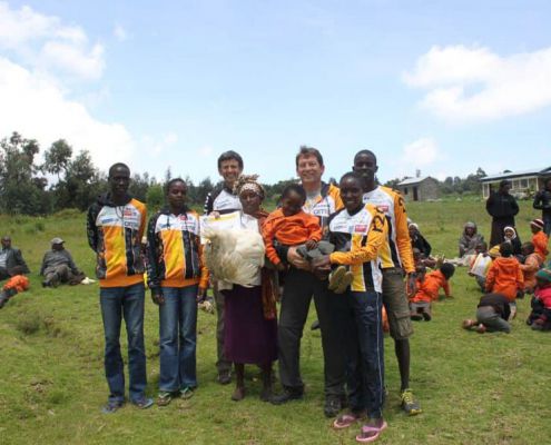 2014.03.19 297 Kiambogo Run2gether CHICKEN GOES FAMILIES