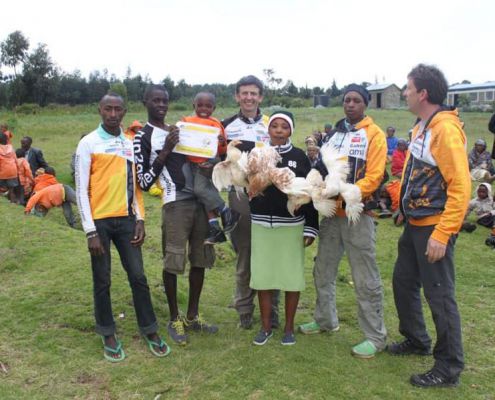 2014.03.19 311 Kiambogo Run2gether CHICKEN GOES FAMILIES