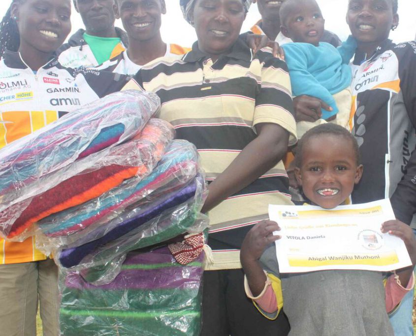 2015.02.25 146 Bllankets For Kiambogo Families