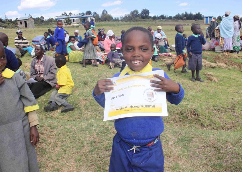 2015.02.25 220 Blankets For Kiambogo Families