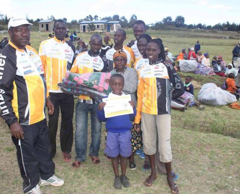 2015.02.25 306 Blankets For Kiambogo Families
