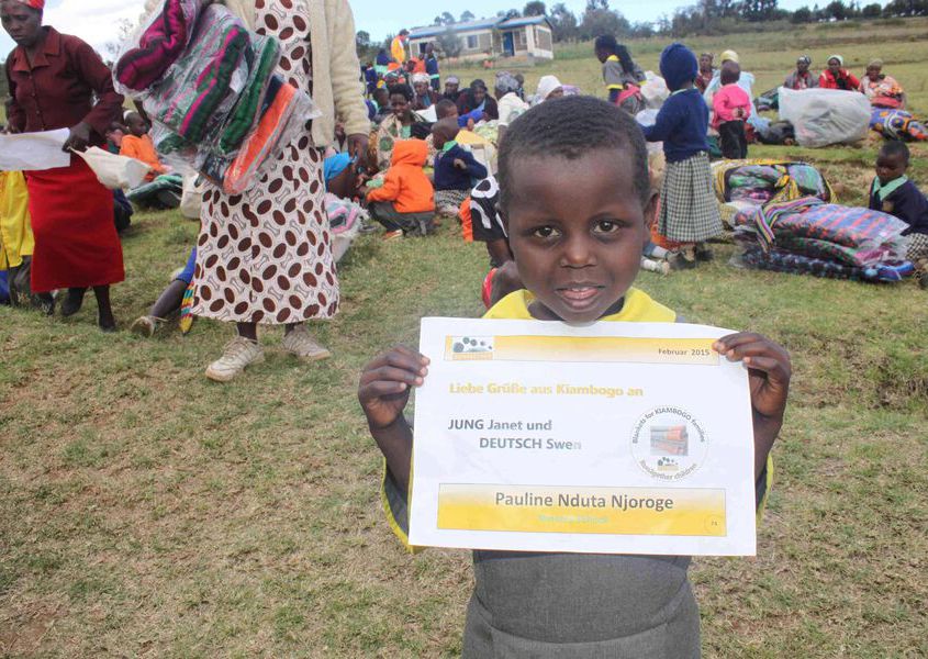 2015.02.25 315 Bllankets For Kiambogo Families