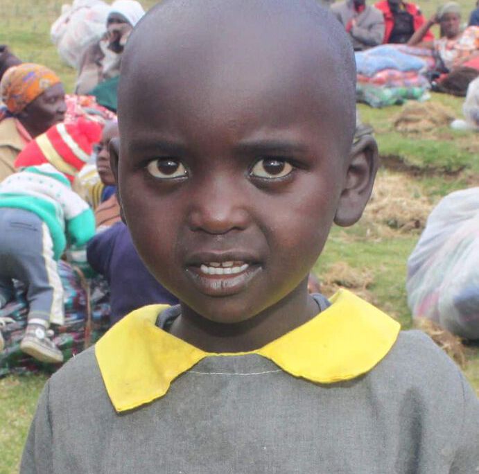 2015.02.25 346 Margaret Wanjiku NJOROGE Blankets For Kiambogo Families