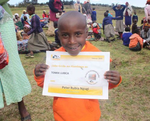 2015.02.25 327 Blankets For Kiambogo Families