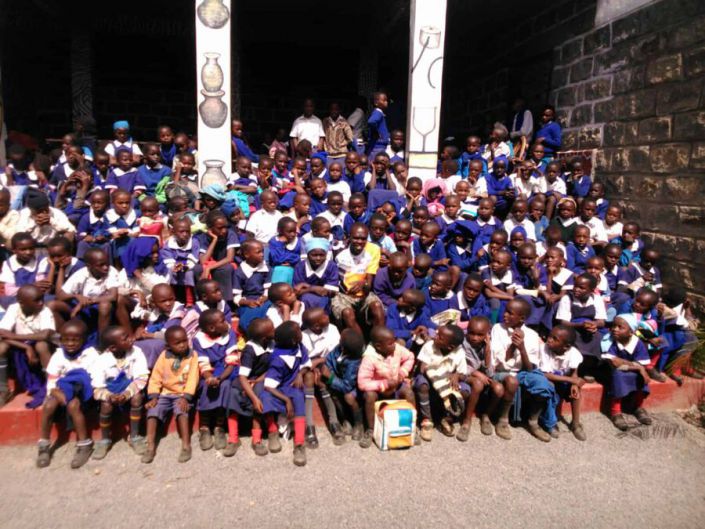 2016.02.05 Besuch Prim. School Sision in Camp