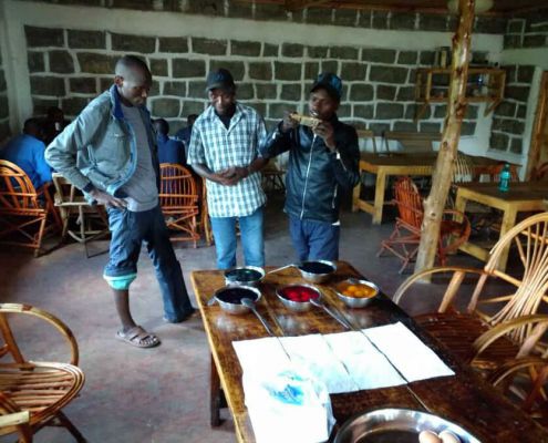 Eierfärben In Kiambogo