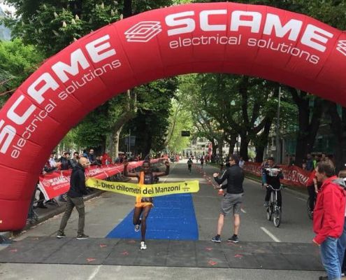 James gewinnt in Lecco