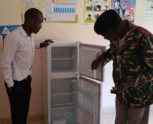 Neuer Kühlschrank Für Arztstation In Kiambogo