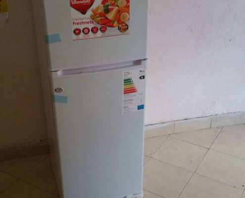 Neuer Kühlschrank Für Arztstation In Kiambogo