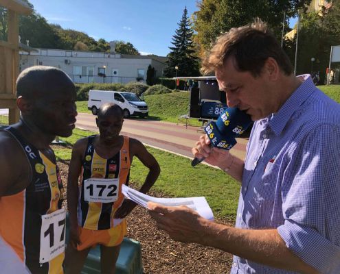 Gleich Nach Dem Zieleinlauf Gibts Das Erste Siegerinterview Für Den Radiosender 88.6