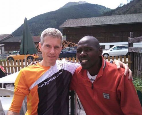 Laufgast Jürgen Mit Coach Kiarie