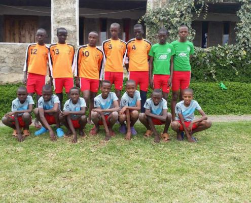 Unsere Nachwuchsläufer Der Run2gether Athletics Academy In Ihren Neuen Trainingsdressen