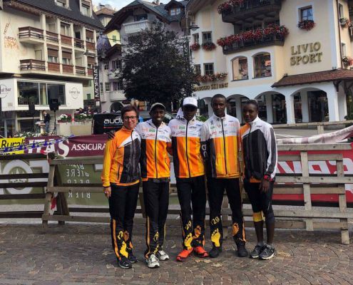 Unser Team Mit Betreuerin Und Fahrerin Isolde Im Startgelände