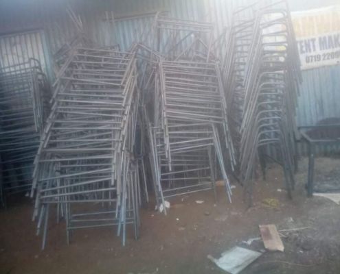 2020.12.15 Prim Kiambogo Tische (2)